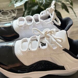 Nike Kids Sneakers Black and White